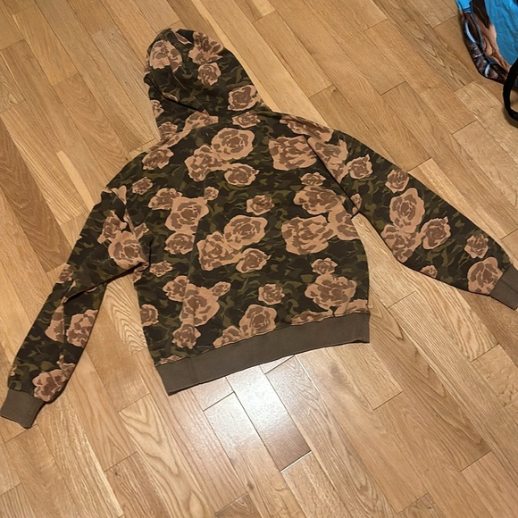 Free People It's A Vibe Printed Hoodie Camouflage with Dusty Peach Roses - Picture 9 of 9